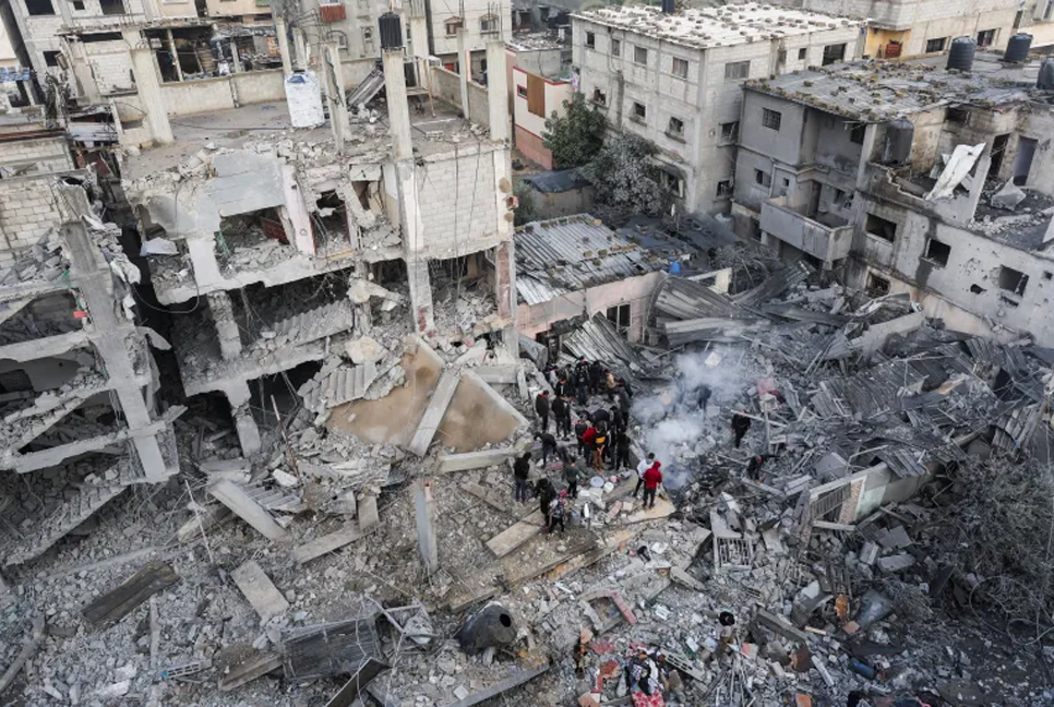 Gaza war death toll reaches 33,797