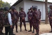 Another 13 Myanmar border guards take shelter in Bangladesh