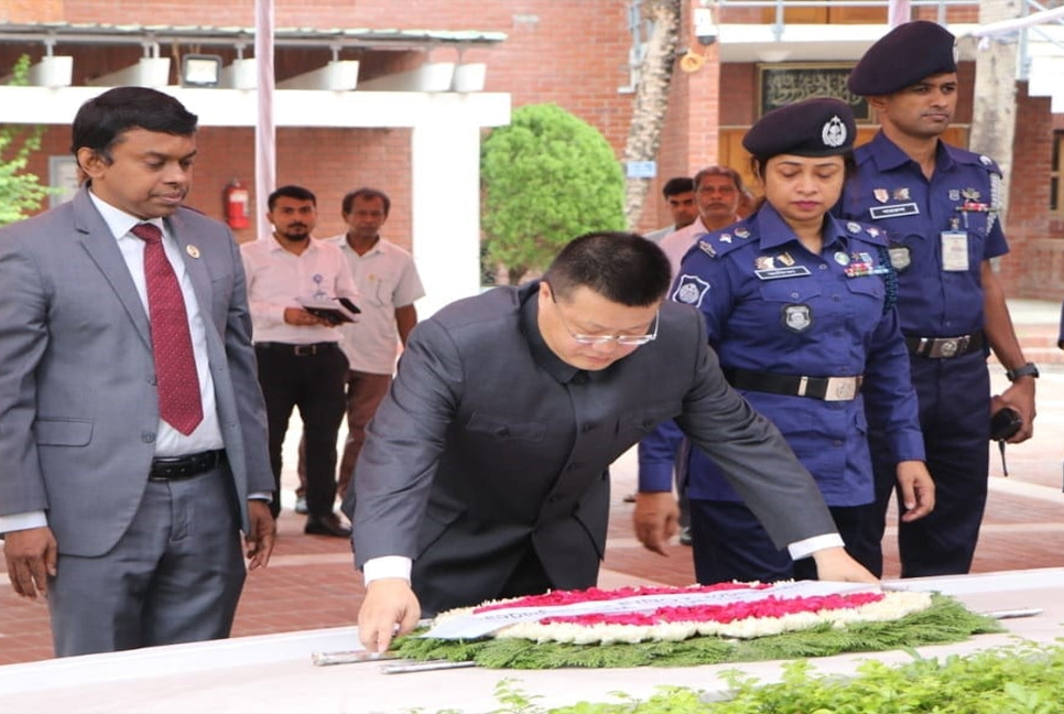 Chinese Ambassador pays tributes to Bangabandhu