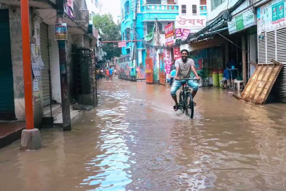 Dhaka wakes up to flooded streets