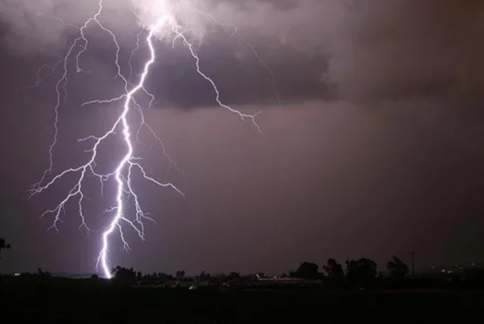 Lightning kills 2, injured 6 in Bagerhat