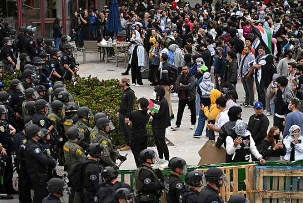 Police take back building from protesters at University of California 