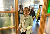 Iceland elects new president in tight race 
