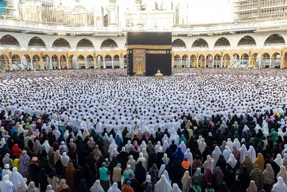 Masses of pilgrims in Saudi Arabia circle the Kaaba ahead of the official beginning of the Hajj