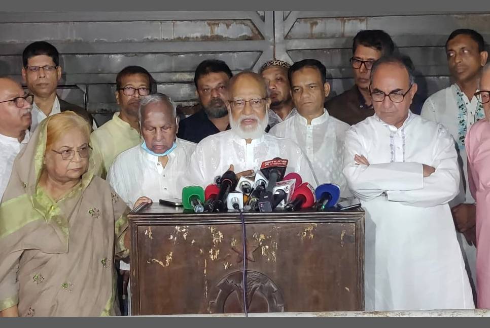 BNP leaders exchange greetings with Khaleda Zia