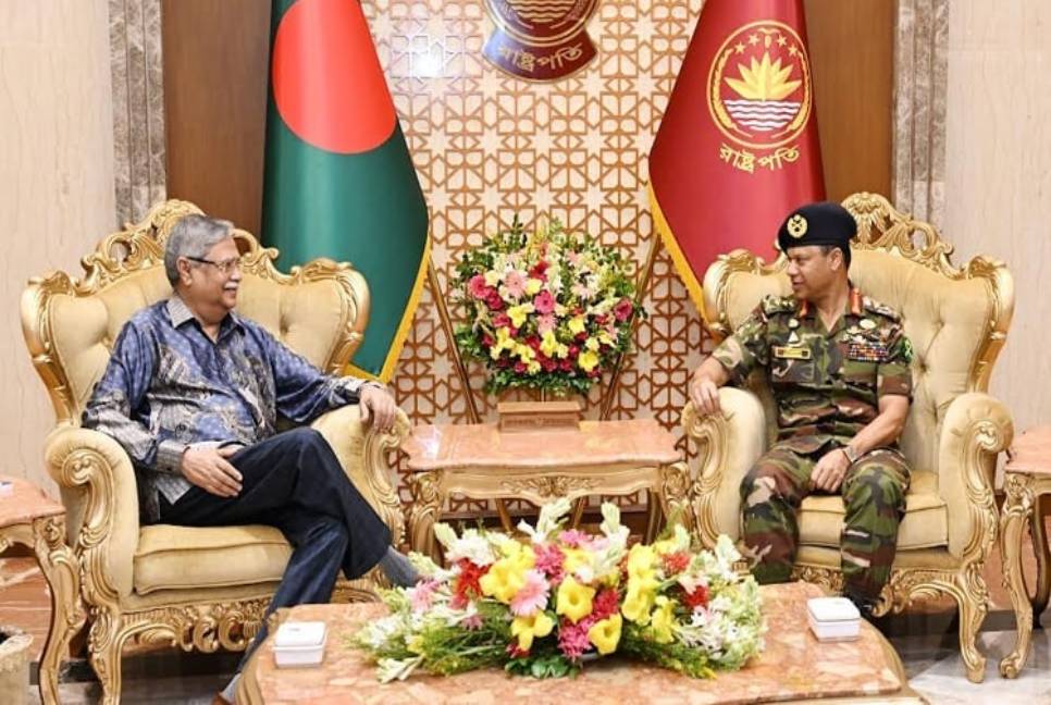 Outgoing army chief calls on President