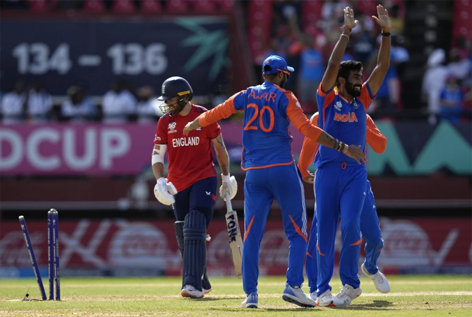 Unstoppable India storm into final beating England dominantly 