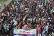 Students block Shahbagh intersection in protest against quota system reinstatement