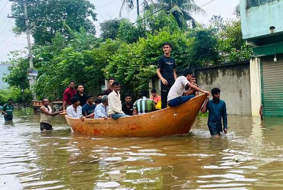 Waters of 9 rivers in southern region  cross danger line 